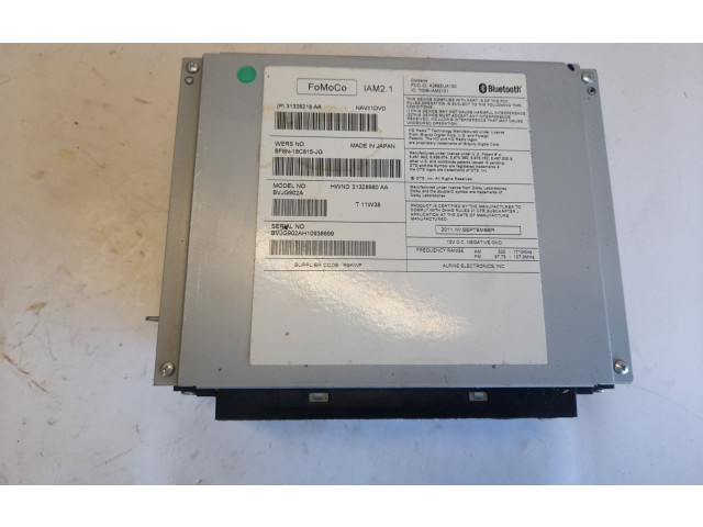 Радио/ проигрыватель CD/DVD / навигация