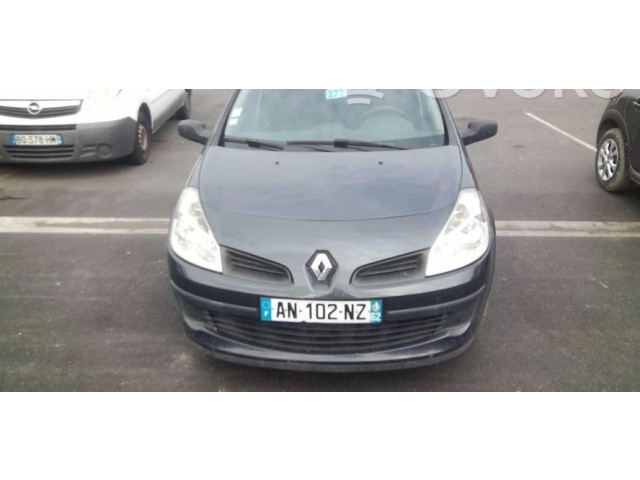 Ручка стеклоочистителей 8201590631   Renault Clio III