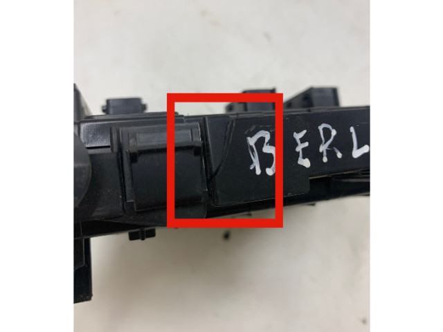 Pojistková skříňka 9643498980, 138152312 Citroen Berlingo 2001