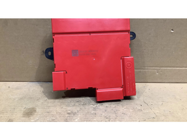 Блок предохранителей 682620101   BMW X5 F15    