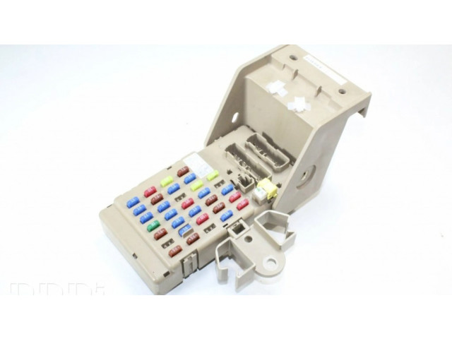 Блок предохранителей 82201FG000   Subaru Forester SH    