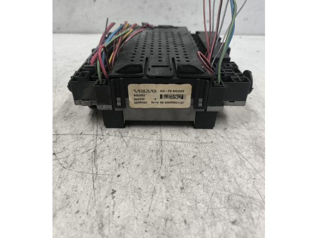Блок предохранителей  9452552   Volvo S80    