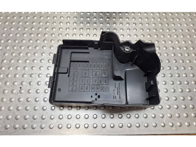 Блок предохранителей  51873946   Lancia Delta III    