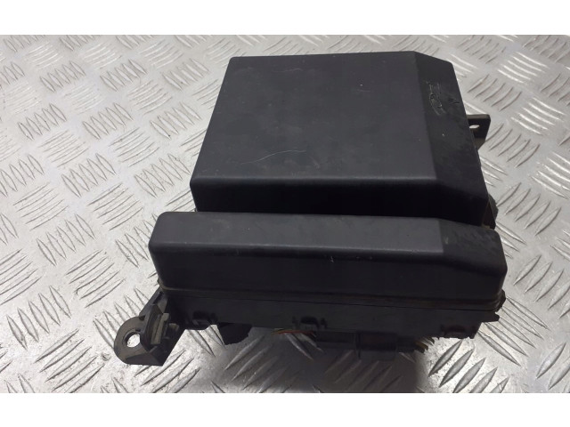 Блок предохранителей MN124324 Mitsubishi Outlander