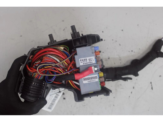 Блок предохранителей Jeep Renegade