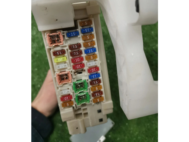 Pojistková skříňka 827300H030A Peugeot 108 2014