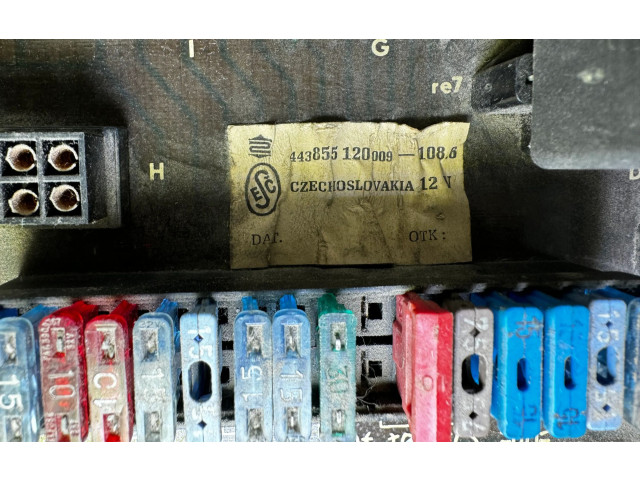 Блок предохранителей  443855120009, 443855   Skoda Favorit (781)    