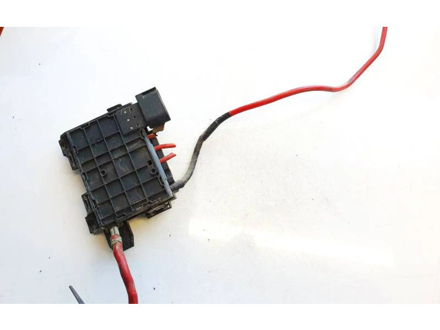 Блок предохранителей     Volkswagen Transporter - Caravelle T4    