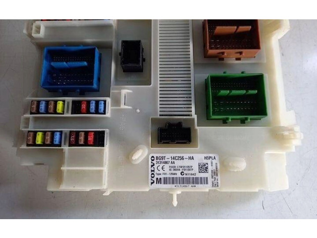 Блок предохранителей BG9T14C256HA, 31314867AA Volvo V70