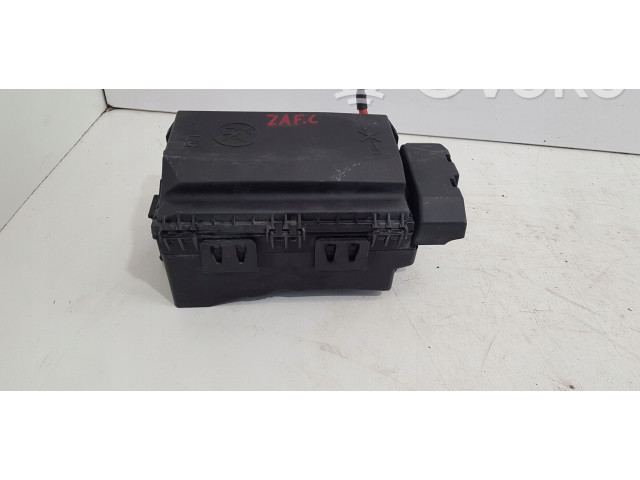Pojistková skříňka Opel Zafira C 2005