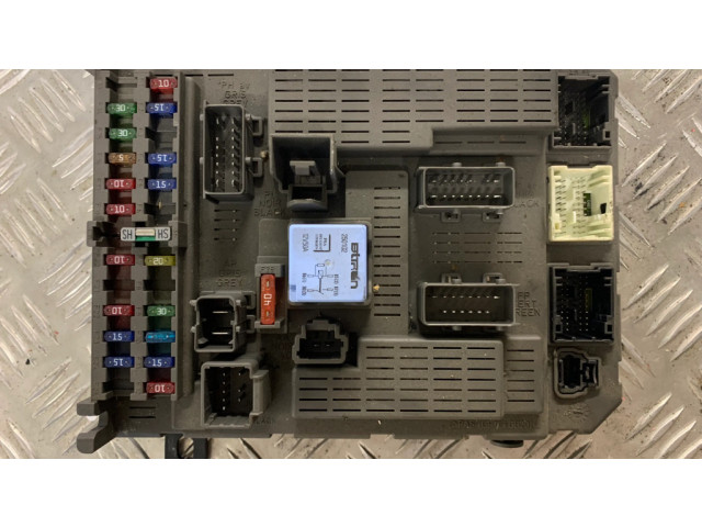 Блок предохранителей 9644460280 Citroen C5