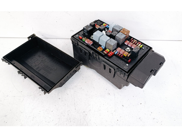 Pojistková skříňka 13368645, 13403357 Opel Zafira C 2014