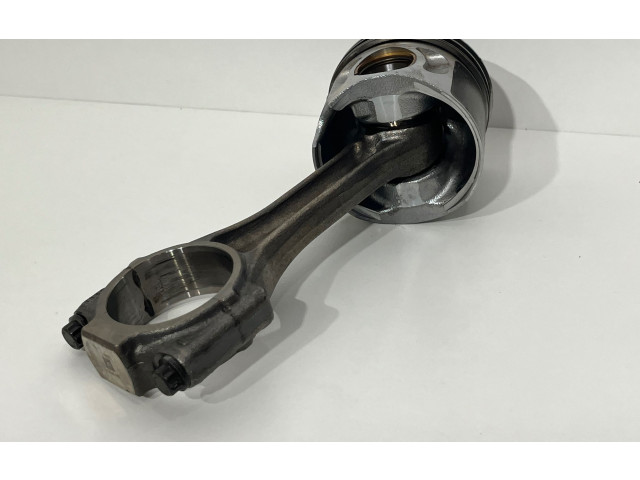 Píst 038G   Volkswagen Caddy    BLS 