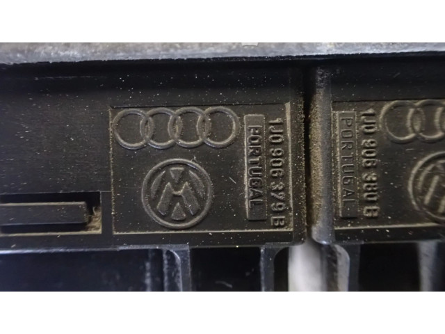 Блок управления двигателем ECU 03E906023AC Skoda Fabia Mk2 (5J)