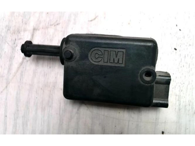 Блок управления центрального замка     Renault 25