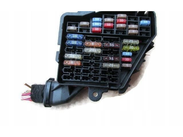   Pojistková skříňka    Audi A8 S8 D3 4E 2006