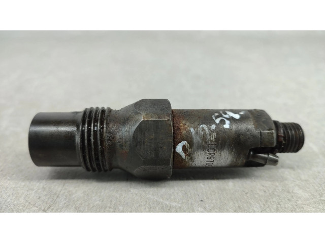 Vstřikovač LCR6705402   Peugeot 504   1.8  