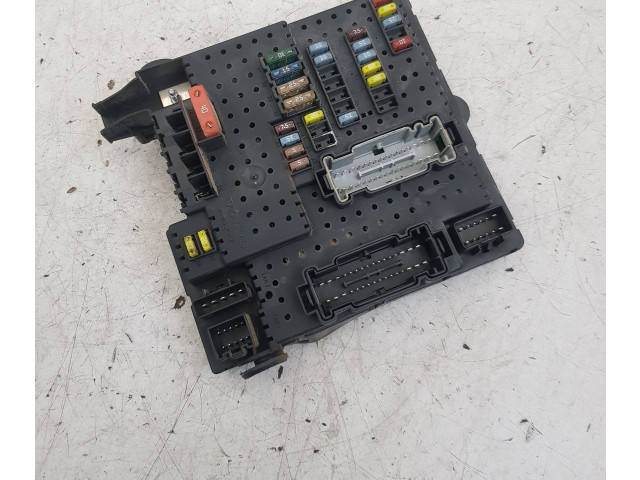 Блок предохранителей 12217799, 8676391 Volvo V70