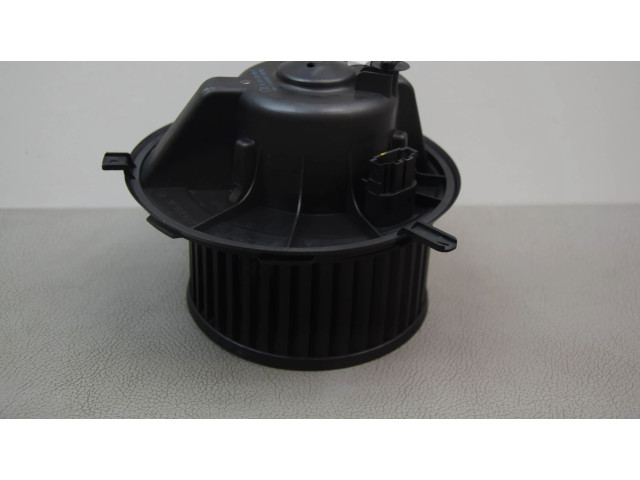 Вентилятор печки 1K1819015E Volkswagen Caddy