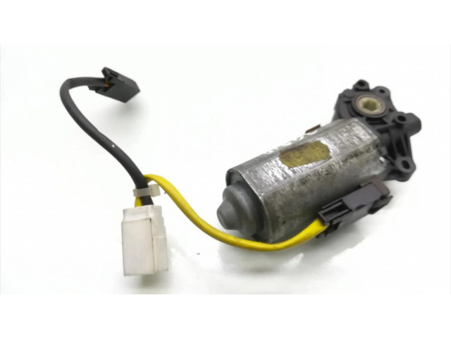 Электрический двигатель для регулировки положения руля