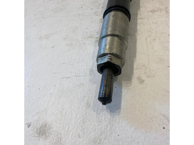 Vstřikovač 2367030280, 09K12852   Toyota Land Cruiser (J120)  pro naftový motor 3.0  