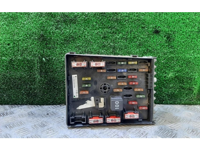 Pojistková skříňka 3C0937125 Volkswagen PASSAT 2008