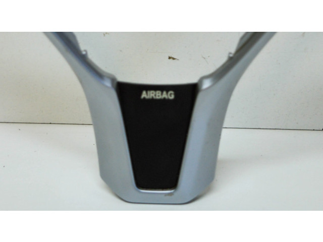 Отделка вокруг крышки топливного бака