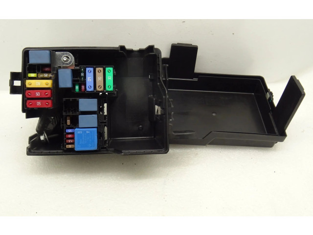 Блок предохранителей 243127363R, 243127363R Dacia Spring