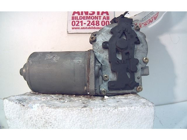 Моторчик дворников     Volvo S80