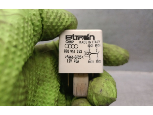 Pojistková skříňka 8E0951253 Audi Q7 4L 2006