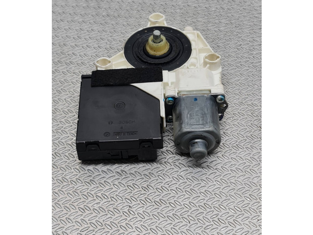 Передний двигатель механизма для подъема окон Volkswagen Jetta V 2005 - 2010 года 1K5837402AJ, 1K0959702Q