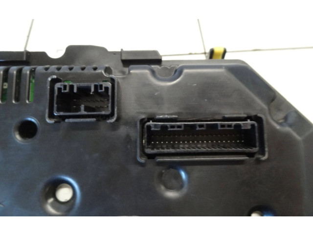 Přístrojová deska  Toyota Yaris 2015 83800-04270  