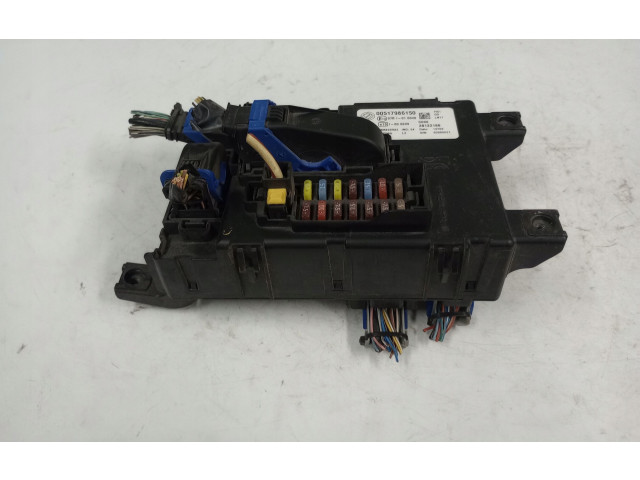Блок предохранителей 00517986150 Fiat Grande Punto