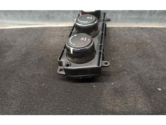 Модуль блока управления кондиционером P55111803AF   Dodge Nitro