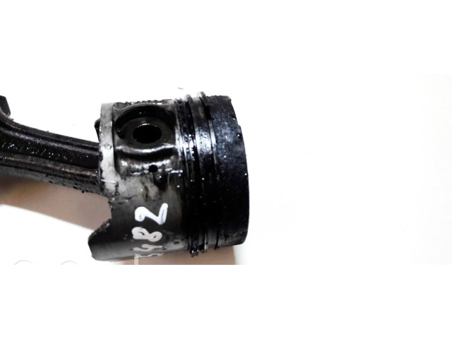 Поршень с шатуном Nissan Sunny для дизельного двигателя 2.0