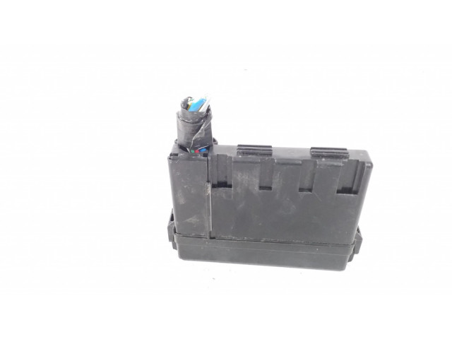   Pojistková skříňka 243817990A   Infiniti Q70 Y51 2016