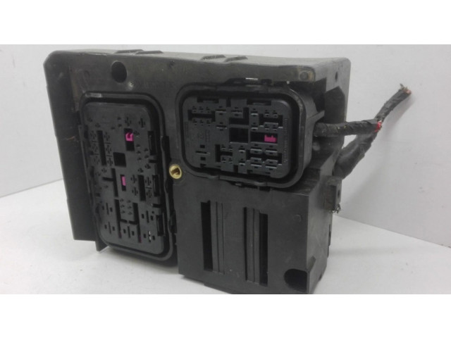 Блок предохранителей 1K0907361B, 1K0937701A Volkswagen Golf V