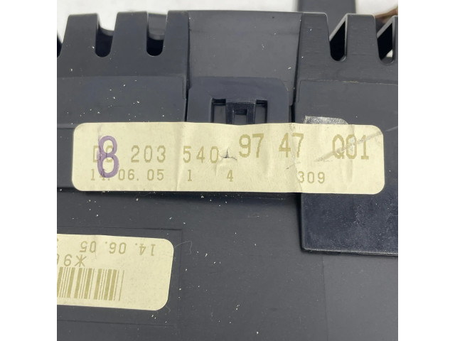 Přístrojová deska Mercedes-Benz C W203 2005 2035409747