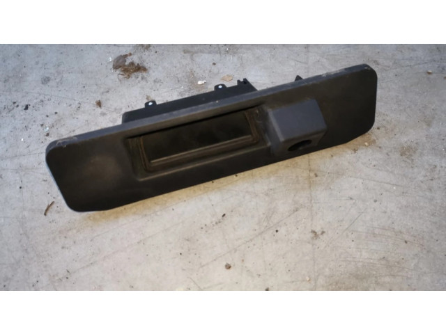 Выключатель открытия задней двери