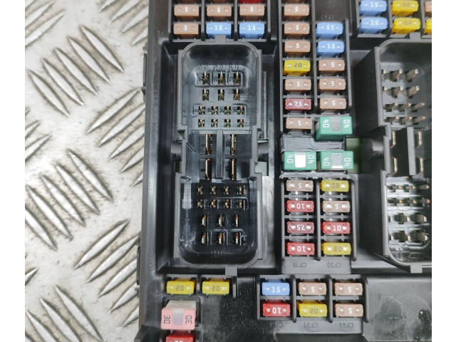 Блок предохранителей 31682732   Volvo S90, V90    