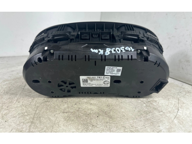 Панель приборов 5E0920781C, 30615594   Skoda Octavia Mk3 (5E)       