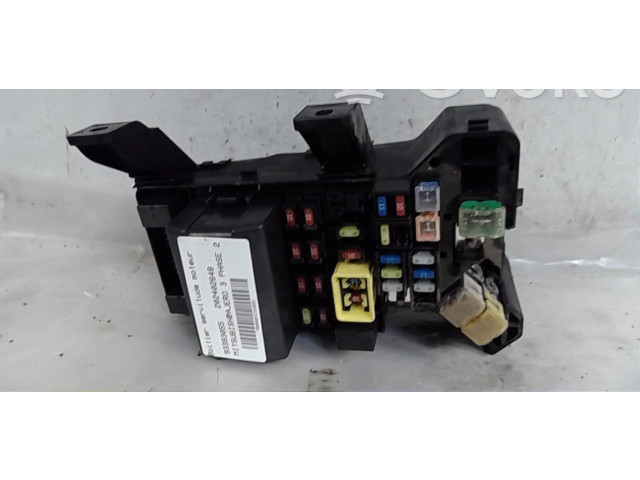 Pojistková skříňka Řídící jednotka BSM MN587816 Mitsubishi Pajero 2006