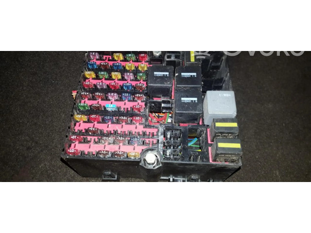 Блок предохранителей  2n1t14401hj, ee01   Ford Fusion    