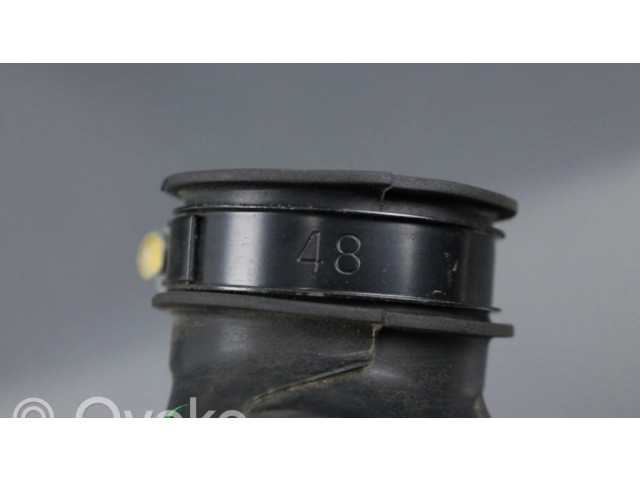 Другая деталь отсека двигателя