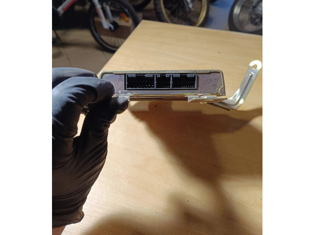 Блок управления двигателя 2260462C01 Nissan NX 100