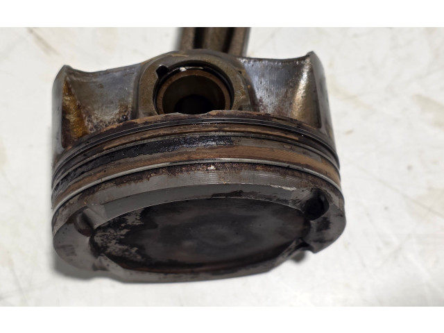  Поршень с шатуном  31401210  Volvo XC60  