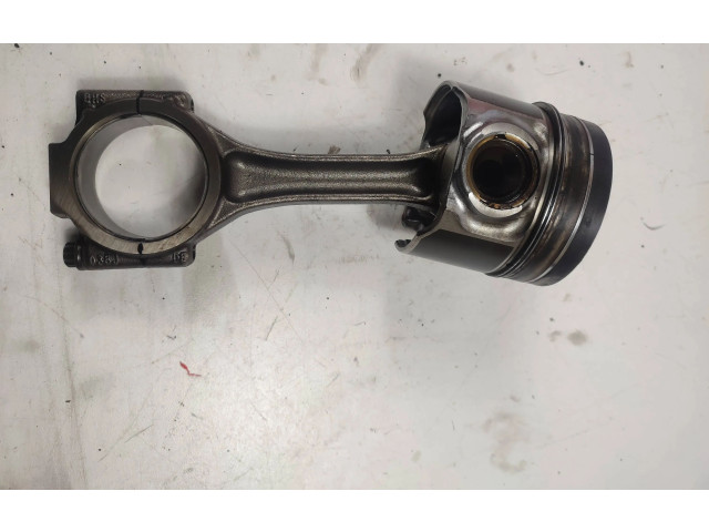  Поршень с шатуном  038J  Volkswagen PASSAT B6  