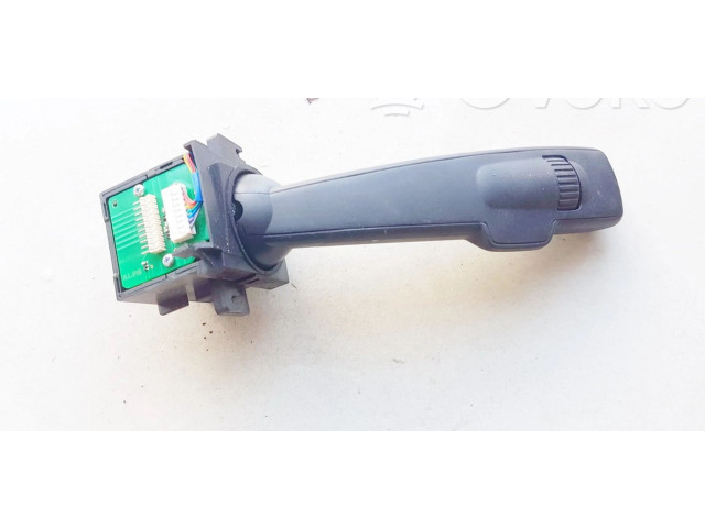 Ручка стеклоочистителей 31275360 Volvo V70