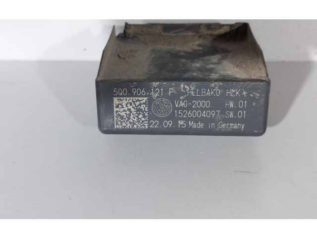 Блок управления топливного насоса 5Q0906121F, 5Q0906121F   Skoda  Superb B8 (3V)  2015 - 2024 года