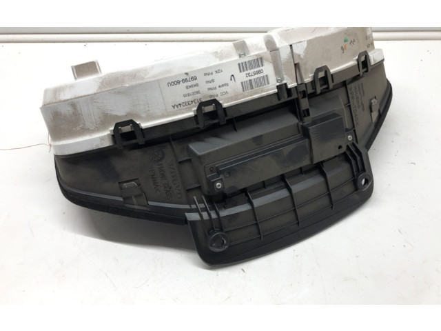 Панель приборов 31343324AA   Volvo V70       